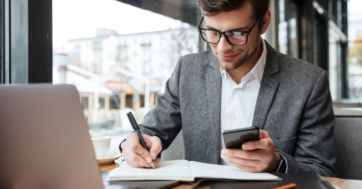 Czy warto samodzielnie prowadzić księgowość firmy?