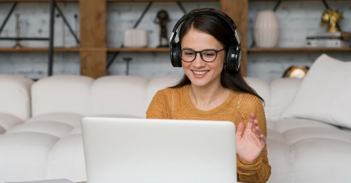 5 powodów dlaczego szkolenia online są bardziej efektywne niż poradniki/książki