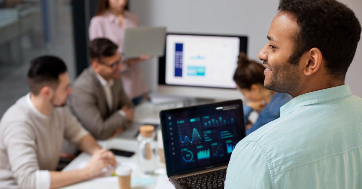 Odkrywanie potencjału sztucznych sieci neuronowych w analizie tekstu: od klasyfikacji do generowania tekstu