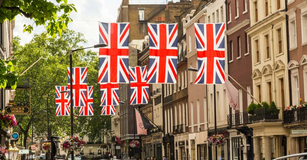 Pierwsze kroki w nauce angielskiego: jak zacząć swoją przygodę z angielskim?