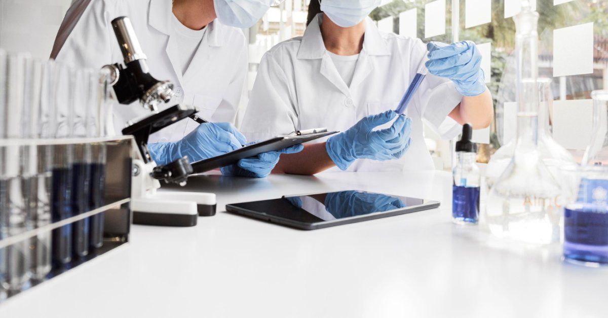 Matura z chemii czy biologii - jak wybrać?