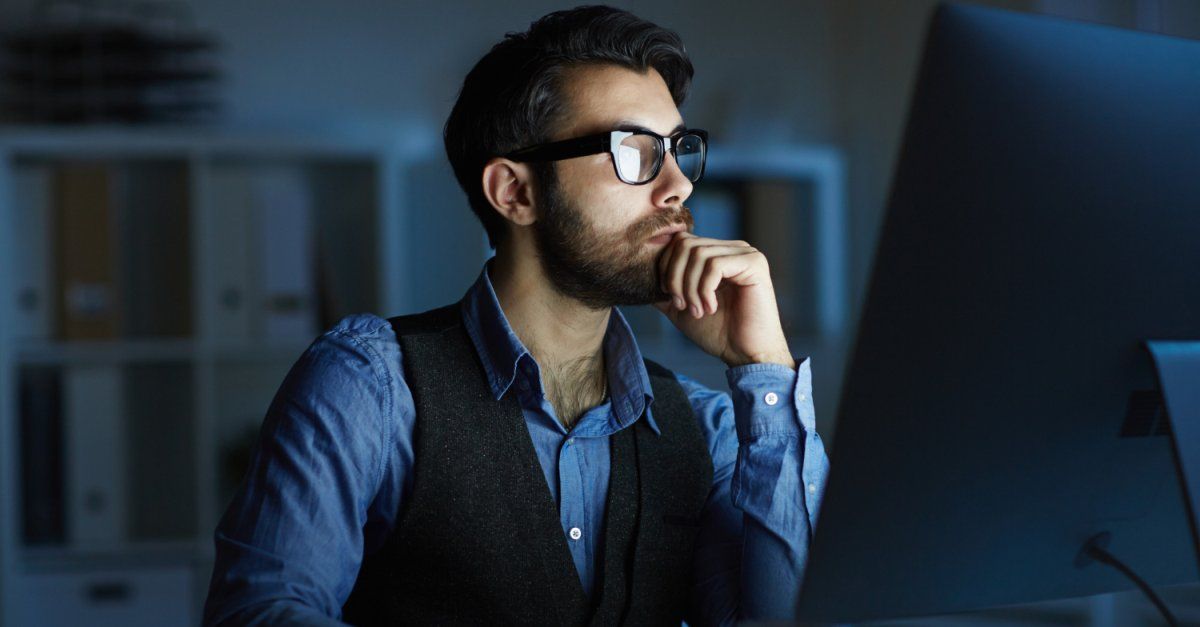 Najczęstsze błędy początkujących programistów i jak ich unikać