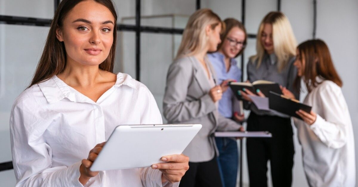 Jak zostać specjalistą HR? Kompletny przewodnik krok po kroku