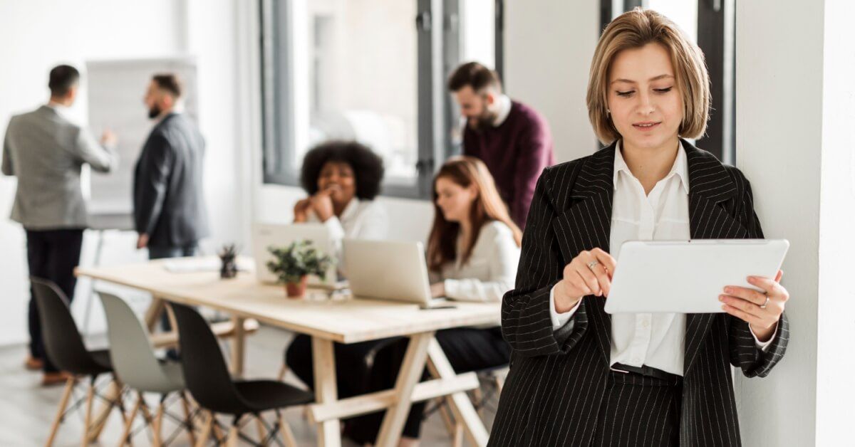 Co robi specjalista HR? Typowe zadania działu zarządzania zasobami ludzkimi